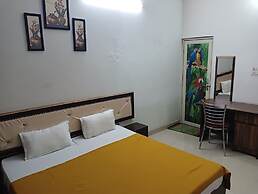 Goroomgo Varuna Stay Varanasi