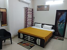 Goroomgo Varuna Stay Varanasi