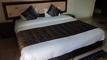 Goroomgo Varuna Stay Varanasi