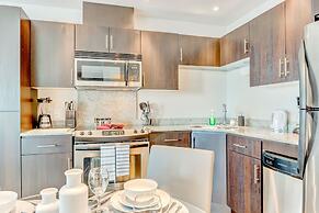 Luxury Condo With City Views Near Stampede Park