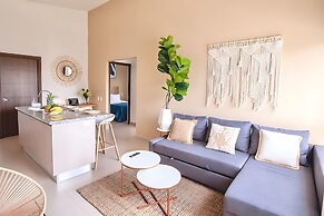 Upstay - Modern Jaco Beach Apartment With Pool