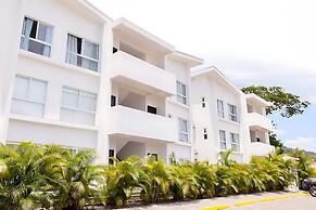 Upstay - Modern Jaco Beach Apartment With Pool