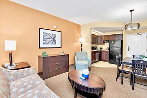 Condo w Hot Tub & Pool - Close to Universal Studio