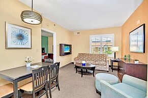 Condo w Hot Tub & Pool - Close to Universal Studio