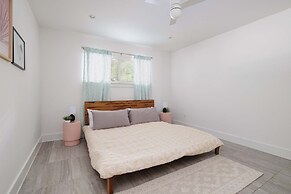Upstay - Chic Clarksville Condo Near Downtown Austin