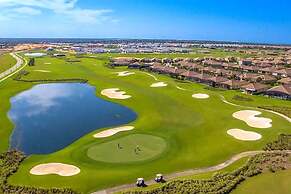 Upstay - Championsgate Home w Pool and Backyard