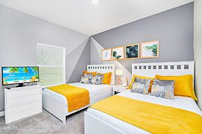 Upstay - Championsgate Home w Pool and Backyard