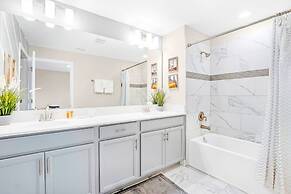 Upstay - Championsgate Home w Pool and Backyard