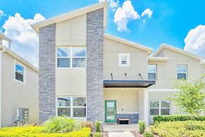 Upstay - Championsgate Home w Pool and Backyard