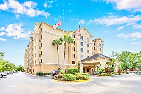 Condo Close to Universal Studios - Pool, Hot Tub!