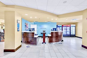 Condo Close to Universal Studios - Pool, Hot Tub!