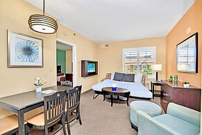 Condo Close to Universal Studios - Pool, Hot Tub!