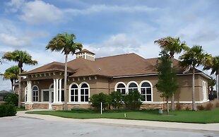 Upstay - Spacious Lakefront Home Near Disney