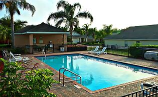 Upstay - Spacious Lakefront Home Near Disney