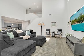 Upstay - Spacious Lakefront Home Near Disney