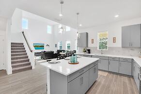 Upstay - Spacious Lakefront Home Near Disney