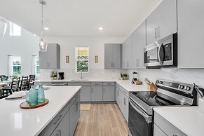 Upstay - Spacious Lakefront Home Near Disney