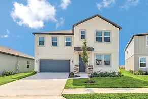 Upstay - Spacious Lakefront Home Near Disney