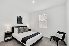 Upstay - Spacious Lakefront Home Near Disney