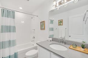 Upstay - Spacious Lakefront Home Near Disney