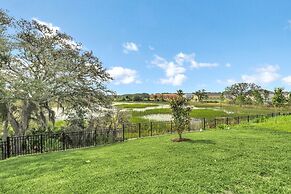 Upstay - Spacious Lakefront Home Near Disney