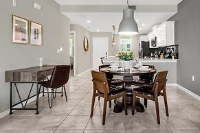 Upstay - Modern Condo With Gorgeous Patio Views