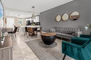 Upstay - Modern Condo With Gorgeous Patio Views