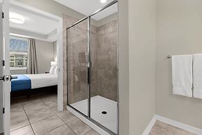 Upstay - Modern Condo With Gorgeous Patio Views