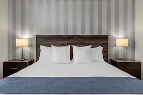 Upstay - Modern Condo With Gorgeous Patio Views