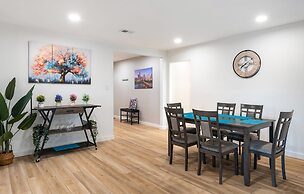 Upstay - Bungalow w Games Golf Fire and Patio