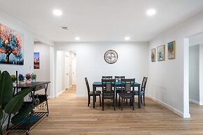 Upstay - Bungalow w Games Golf Fire and Patio