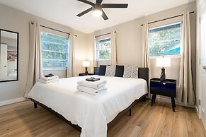 Upstay - Bungalow w Games Golf Fire and Patio