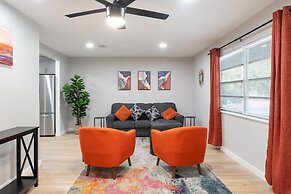 Upstay - Bungalow w Games Golf Fire and Patio