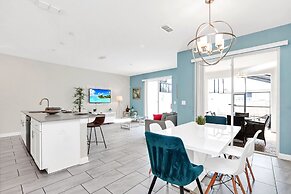 Upstay - Modern Home w Pool Near Disney