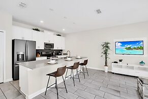 Upstay - Modern Home w Pool Near Disney