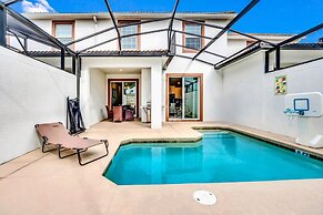 Upstay - Modern Home w Pool Near Disney