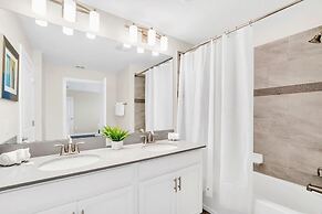 Upstay - Modern Home w Pool Near Disney