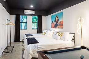 Hot Tub Time Machine Clubhouse DT 6 Min Drive