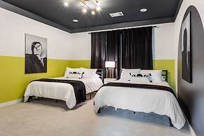 Hot Tub Time Machine Clubhouse DT 6 Min Drive