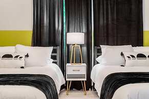 Hot Tub Time Machine Clubhouse DT 6 Min Drive