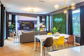 Hot Tub Time Machine Clubhouse DT 6 Min Drive