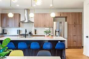 Hot Tub Time Machine Clubhouse DT 6 Min Drive