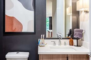 Hot Tub Time Machine Clubhouse DT 6 Min Drive