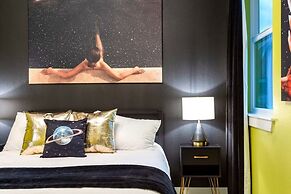 Hot Tub Time Machine Clubhouse DT 6 Min Drive