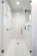 Hot Tub Time Machine Clubhouse DT 6 Min Drive