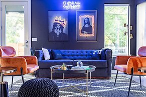 Disco Den w Hot Tub 6 min Walk to Rainey St