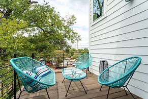 Eastside Home w Killer Yard - Golf Pool Firepit