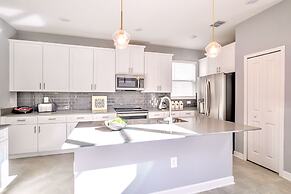 Upstay Resort Home w Pool Hot Tub Air Hockey