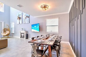 Upstay Resort Home w Pool Hot Tub Air Hockey