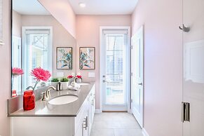 Upstay Resort Home w Pool Hot Tub Air Hockey